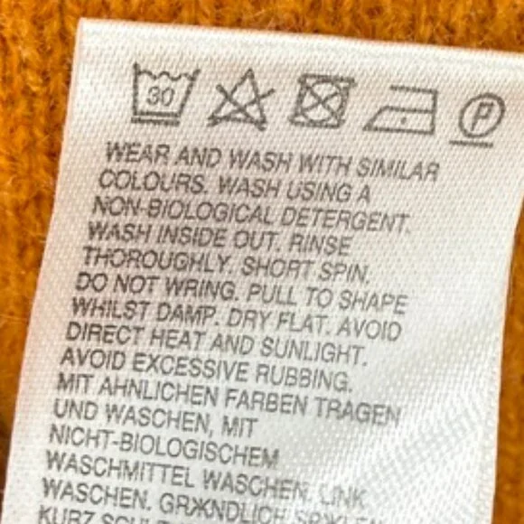 Crush Cashmere Cashmere Malibu V-Neck Sweater in Orange 3 - Picture 8 of 9